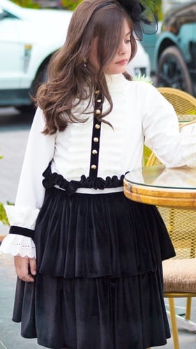 فستان أطفال بخامة الكتان والمخمل وكلفة الدانتيل