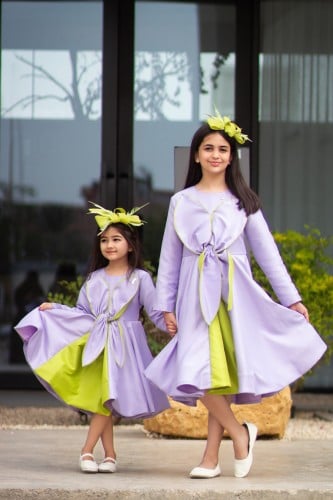 فستان راقي من التفته باللون موف فاتح و تفاحي