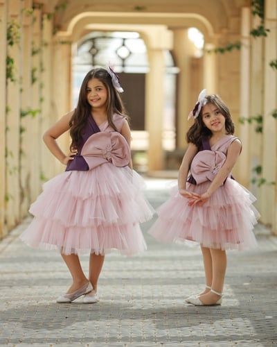 فستان أطفال وردي من التفته والتل الفاخر