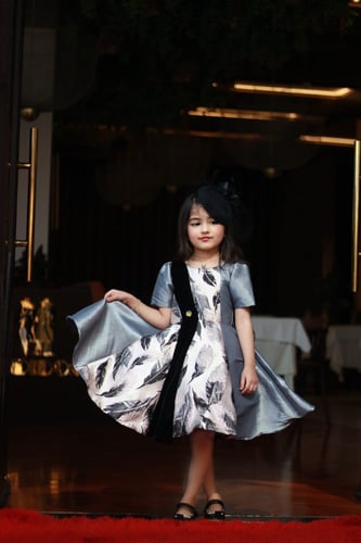 فستان أطفال فرنسي ممزوج بالمخمل