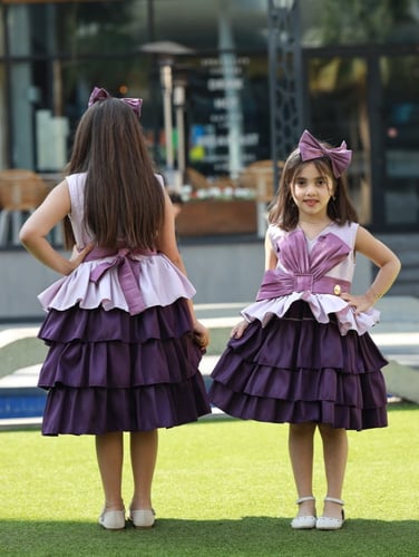 فستان بألوان جذابة