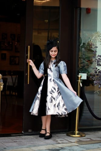 فستان أطفال فرنسي ممزوج بالمخمل