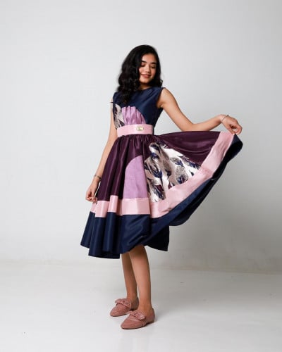 فستان السن المحير الفاخر من الوان التفته والبروكار...