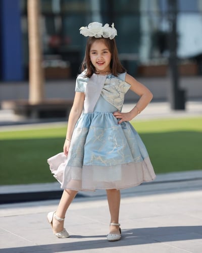 فستان اطفال بألوان جذابة