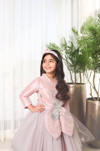 فستان اطفال باللون الوردي مدموج باللون الرمادي