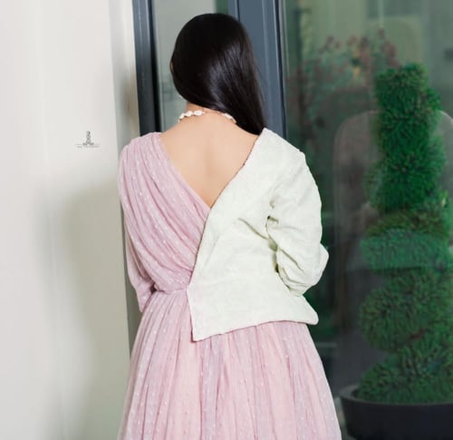 فستان السن المحير بنمط نصف جاكيت وتل منقط ليمتد اد...