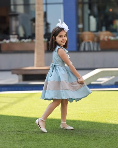 فستان أطفال بألوان فرائحيه من الشانتون