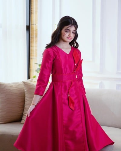 فستان السن المحير مكسي بلون الفوشي التفته المدموج...