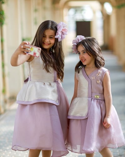 فستان أطفال بألوان جذابة من الجازار المنفوخ والجاك...