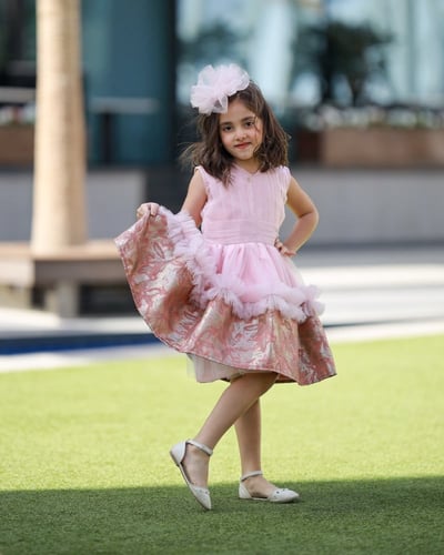 فستان اطفال بألوان جذابة