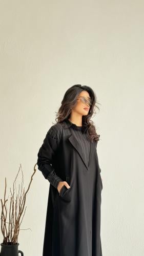 عباية بليزر أسود وأسود مخطط أبيض
