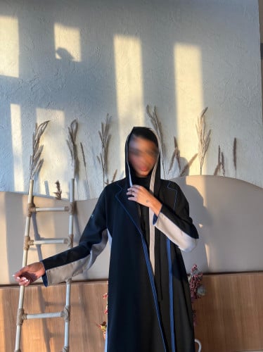 بليز كلوش اسود مع قيطان نيلي مع رمادي غامق كريب