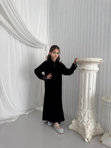 جلابيه لطفلتك مخمل بلمسة دانتيل