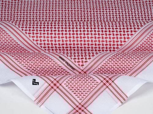 عرض شماغين ماريو فالنتينو الإيطالي