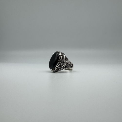 خاتم فضة رجالي بالعقيق الأسود اليماني – صياغة بكيل...