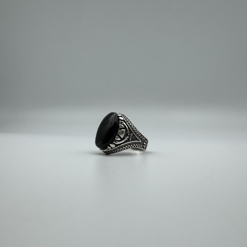 خاتم فضة رجالي بحجر العقيق الأسود اليماني الطبيعي