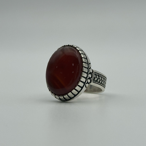 خاتم فضة عيار925 متوج بالعقيق الأحمر اليماني