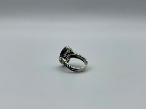 خاتم عقيق يمني فضة استرلينية 925 بتصميم نجراني (بك...