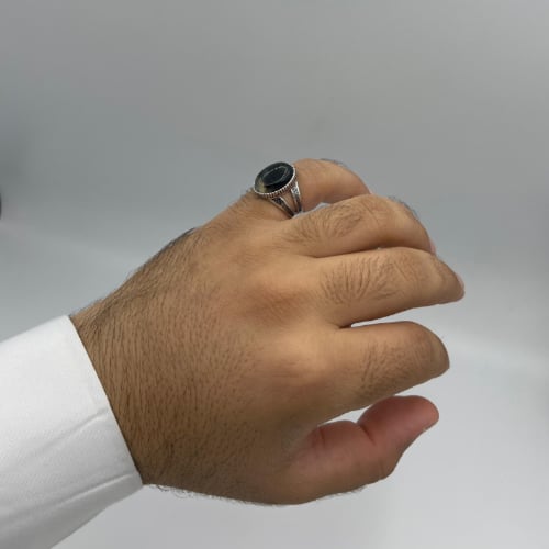 خاتم عقيق برازيلي G8 – فضة 925 بإطار دائري ونقوش ج...