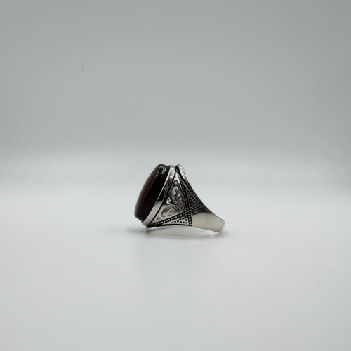 خاتم فضة عيار 925 مزين بعقيق برازيلي كرزي بتصميم ج...