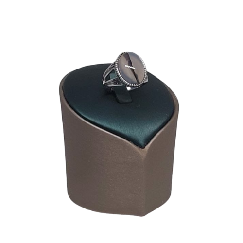 خاتم عقيق برازيلي G8 – فضة 925 بإطار دائري ونقوش ج...