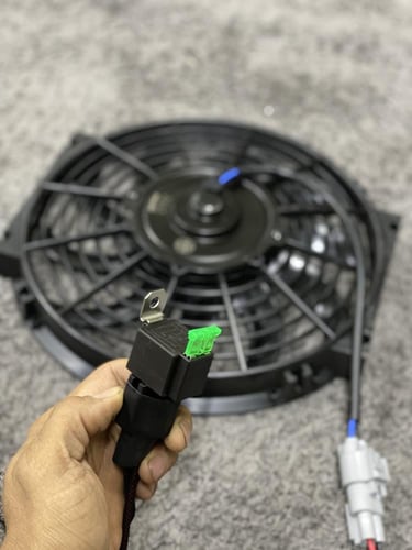 مروحة تبريد مكيف مع الضفيرة