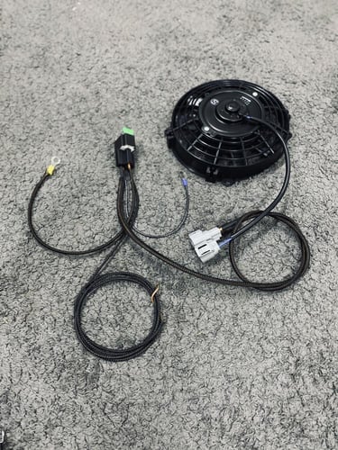 مروحة تبريد مكيف مع الضفيرة