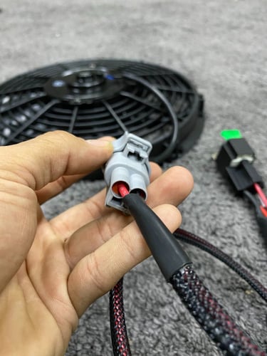 مروحة تبريد مكيف مع الضفيرة