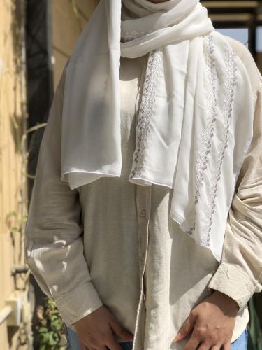 طرحة بوال بتطريز بطول الطرحة لون اوف وايت