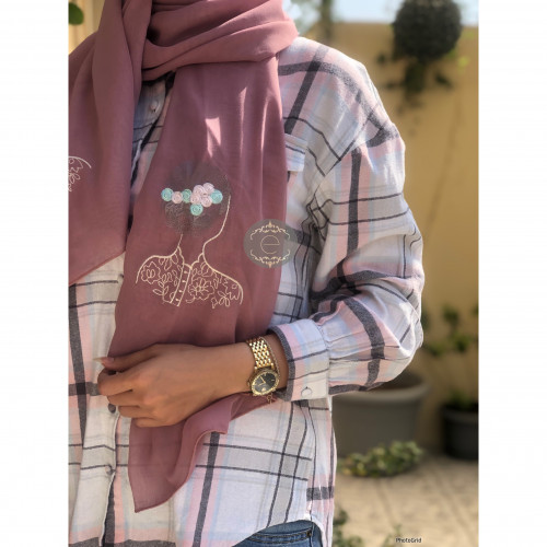 طرحة بوال لون بنك بتطريز من الطرفين