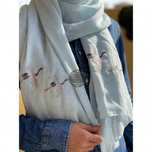 طرحه بوال لون سماوي بتطريز انيق ومميز (طير)