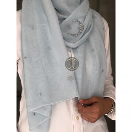 طرحة بوال بتطريز نجوم وهلال لون سماوي