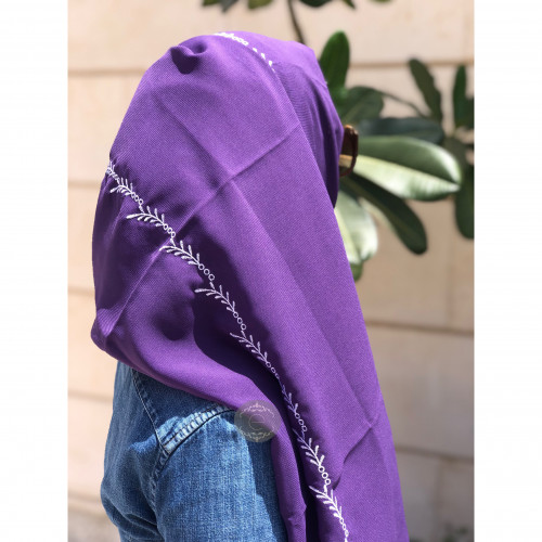 طرحة ليزر لون بنفسجي بتطريز على طول الطرحة