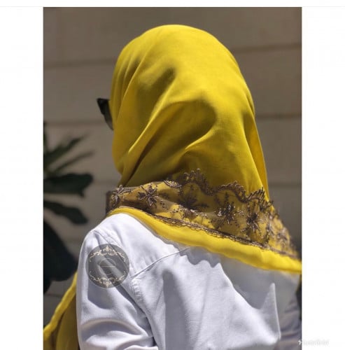 طرحة بوال لون ماسترد مع طرف دانتيل بطول الطرحه