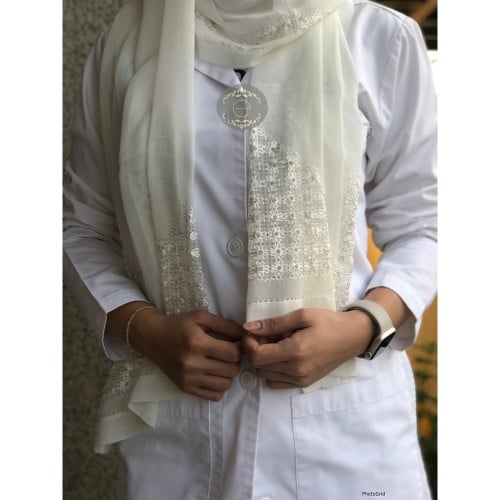 طرحة بوال طبقة واحدة مع كروشيه لون اوف وايت