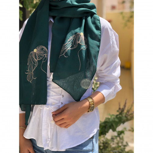 طرحة بوال لون أخضر بتطريز على شكل بنت