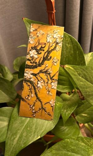 فاصل ورد أصفر