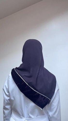 طرحة شتوية مخملية لافندر داكن