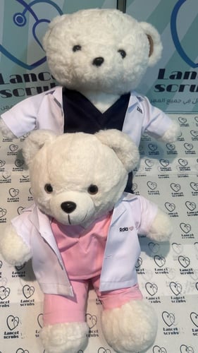 دبدوب طبيب مخصص مع زي طبي 3 قطع طقم سكراب بلوزه و...