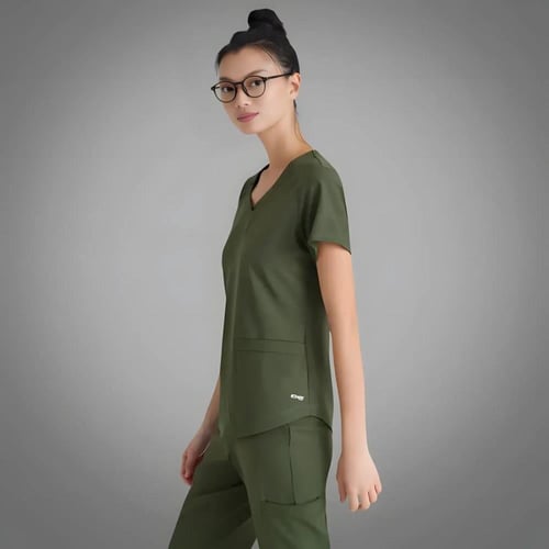 بلوزة سكراب من قريز اناتومي ايفولف رايثيم لون اسود...