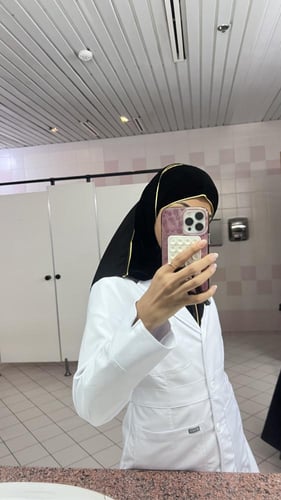 طرحة شتوية مخملية اسود فاحم