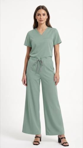 طقم سكراب ب قصه واسعة لون اخضر فاتح | Light Green