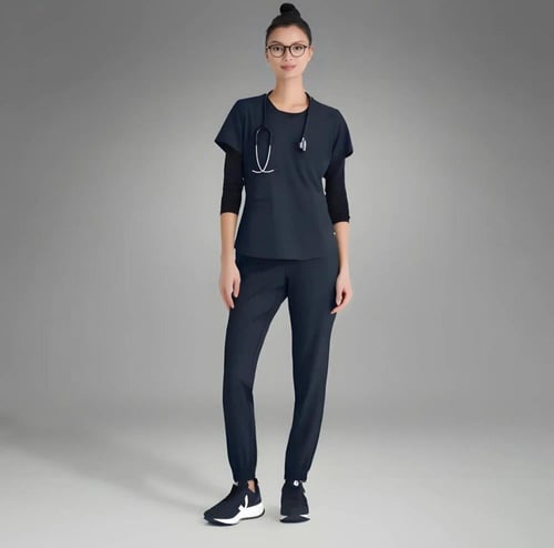 بلوزة سكراب من قريز اناتومي ايفولف رايثيم لون اسود...