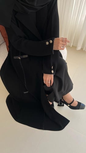 عباية ( اصايل ) كريب رسمي مع ازرار