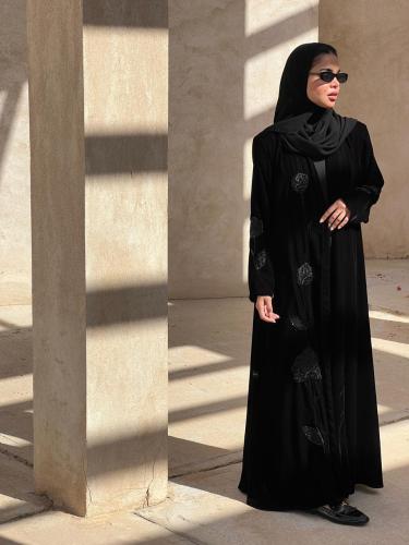 عباية velvet مخمل كوري مع تطريز وشك يدوي