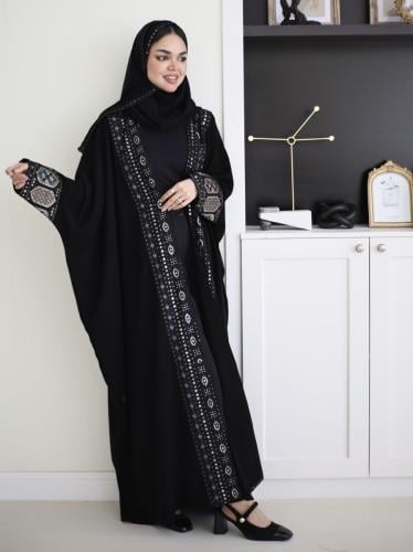 عباية ( شذى ) بشت مع شك وتطريز