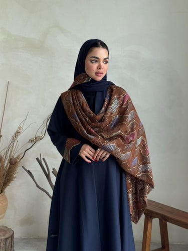 عباية ( تالا كحلي ) كريب مع شيفون شك وتطريز