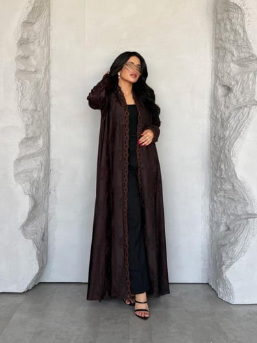 عباية ( ميلاء ) حرير تركي مع كلفة كروشيه