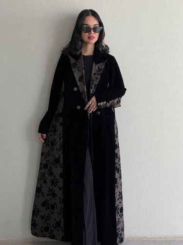 عباية ( أيات ) مخمل مع تطريز مخمل رسمي