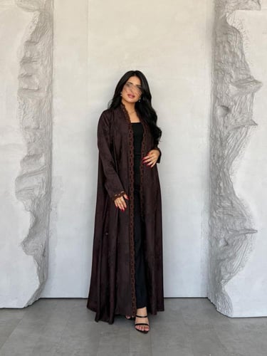 عباية ( ميلاء ) حرير تركي مع كلفة كروشيه